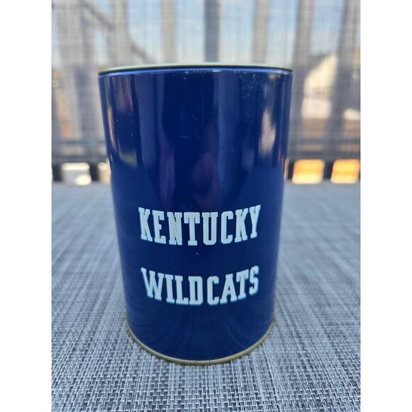 Vintage Kentucky Wildcats Blue Metal Coin Bank UK  5 Inches Made In Hong Kong - Picture 3 of 10
